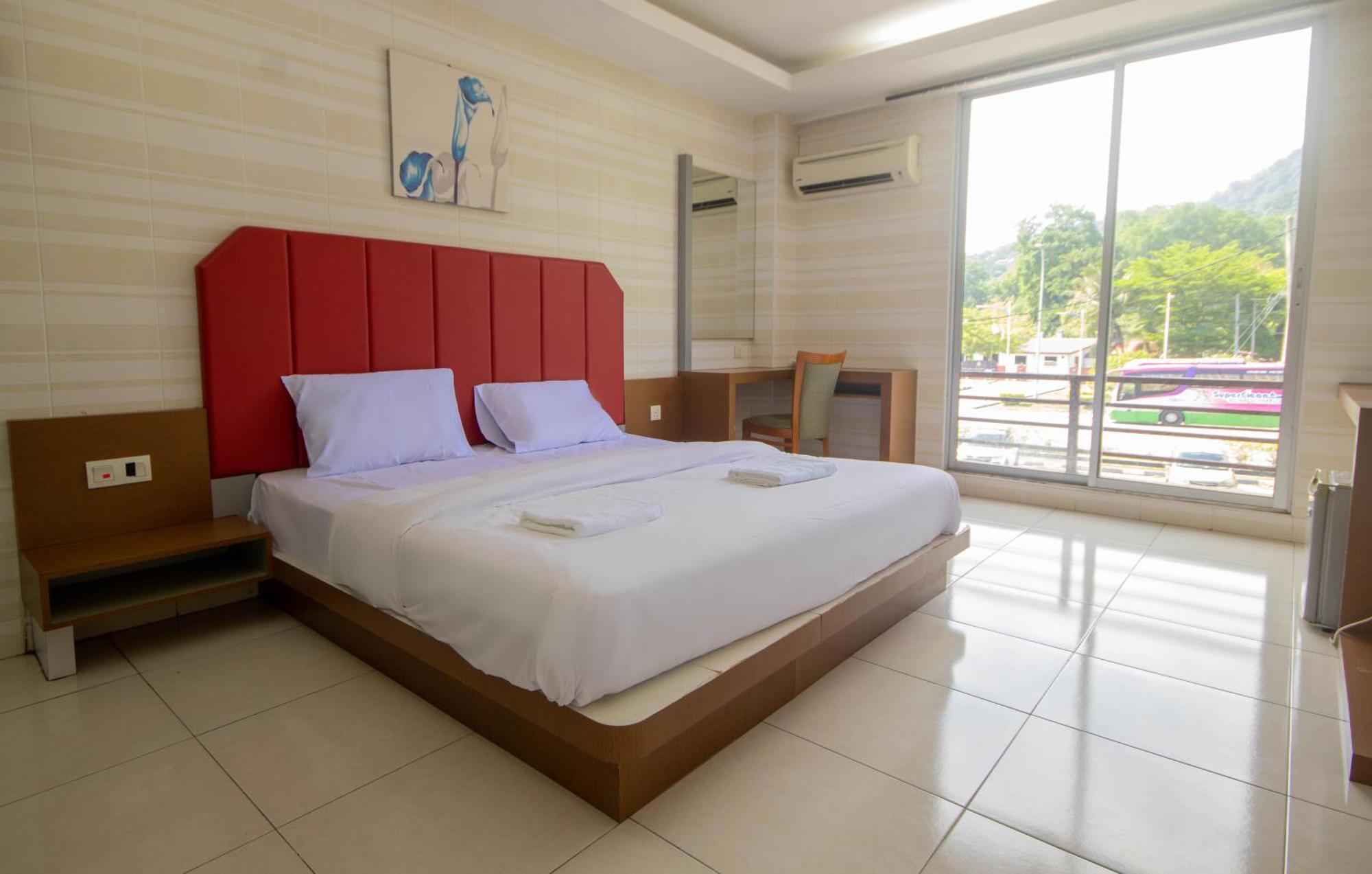 Jq Happy Lumut Hotel Eksteriør bilde